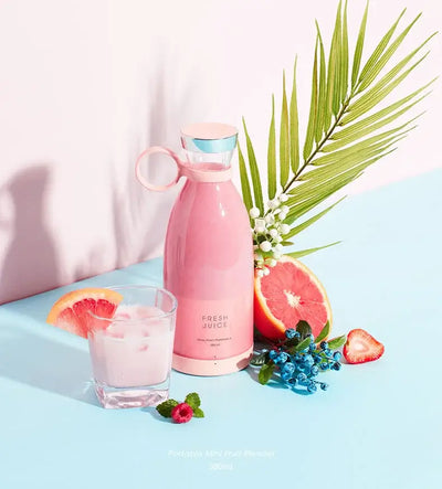 Blend on the Go with TosKay's USB mini juicer. Perfect for smoothies, shakes, and fresh juice—anytime, anywhere.