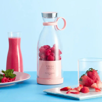Blend on the Go with TosKay's USB mini juicer. Perfect for smoothies, shakes, and fresh juice—anytime, anywhere.