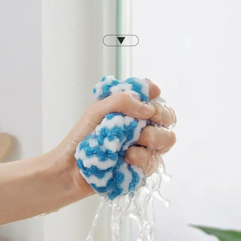 Breathable and gentle cotton face wash towel, ideal for daily skincare and household cleaning tasks.