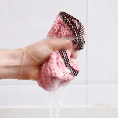 Hangable absorbent dish cloths for household cleaning