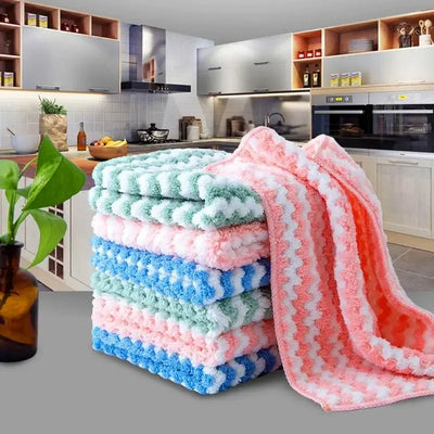 Breathable and gentle cotton face wash towel, ideal for daily skincare and household cleaning tasks.
