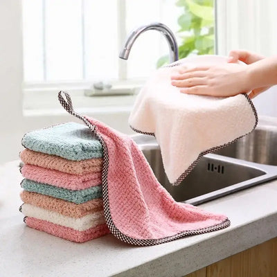 Hangable absorbent dish cloths for household cleaning