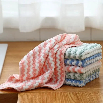 Breathable and gentle cotton face wash towel, ideal for daily skincare and household cleaning tasks.