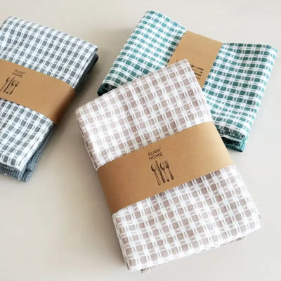 Breathable and gentle cotton face wash towel, ideal for daily skincare and household cleaning tasks.
