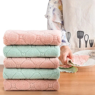 Breathable and gentle cotton face wash towel, ideal for daily skincare and household cleaning tasks.