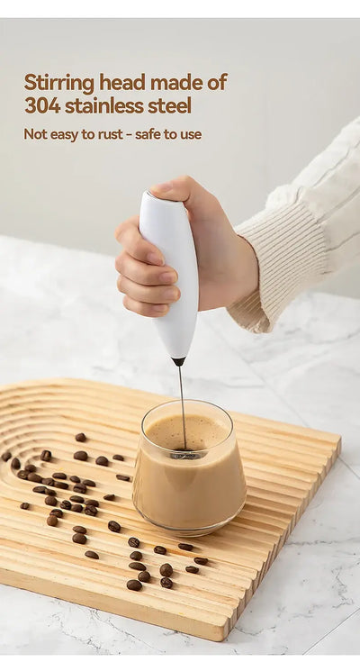 Wireless hand blender for eggs and milk frothing