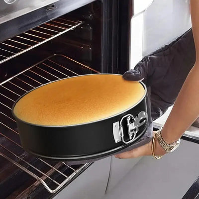 Bake like a pro with these non-stick springform pans. Perfect for cheesecakes, tarts, and layered cakes—easy release, effortless cleanup.