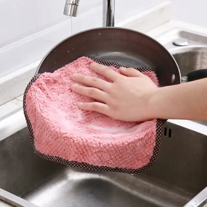 Hangable absorbent dish cloths for household cleaning