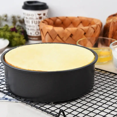 Bake like a pro with these non-stick springform pans. Perfect for cheesecakes, tarts, and layered cakes—easy release, effortless cleanup.