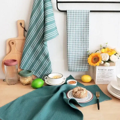 Breathable and gentle cotton face wash towel, ideal for daily skincare and household cleaning tasks.