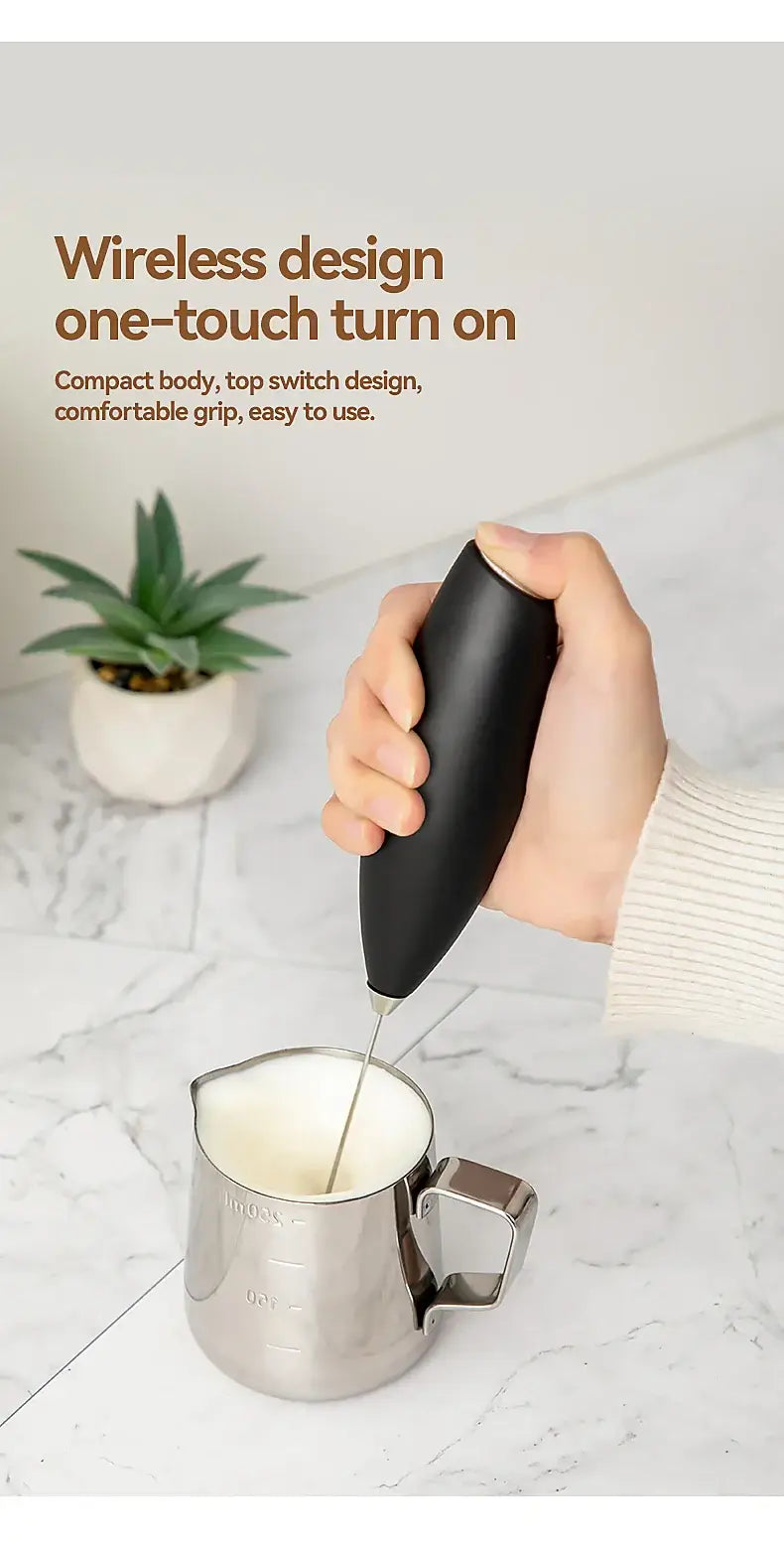 Wireless hand blender for eggs and milk frothing