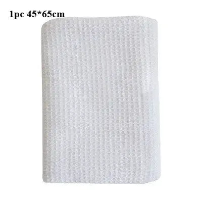 Breathable and gentle cotton face wash towel, ideal for daily skincare and household cleaning tasks.